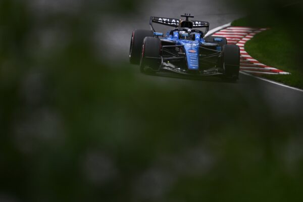 Albon points at mileage lack after he was taken out in F1 Canadian GP Alexander Albon, F1, Williams, 2026, Canadian GP