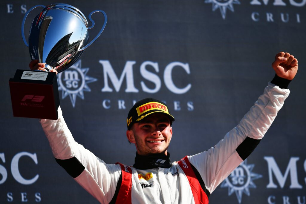Naël secured his maiden FIA Formula 3 (F3) victory in the 2026 Barcelona Round Feature Race, after 3 consecutive pole positions this year.
