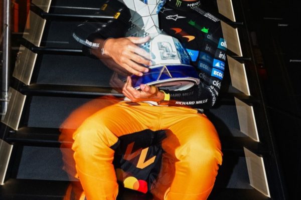 Following a second straight win for Lando Norris in 2026 at the F1 Dutch GP, Andrea Stella analysed the race of the Brit and Oscar Piastri.