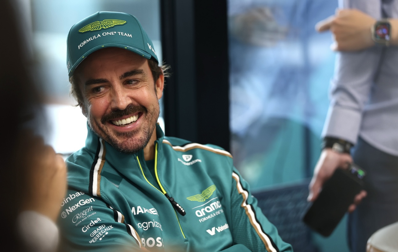 Fernando Alonso smiling ahead of the F1 Dutch GP