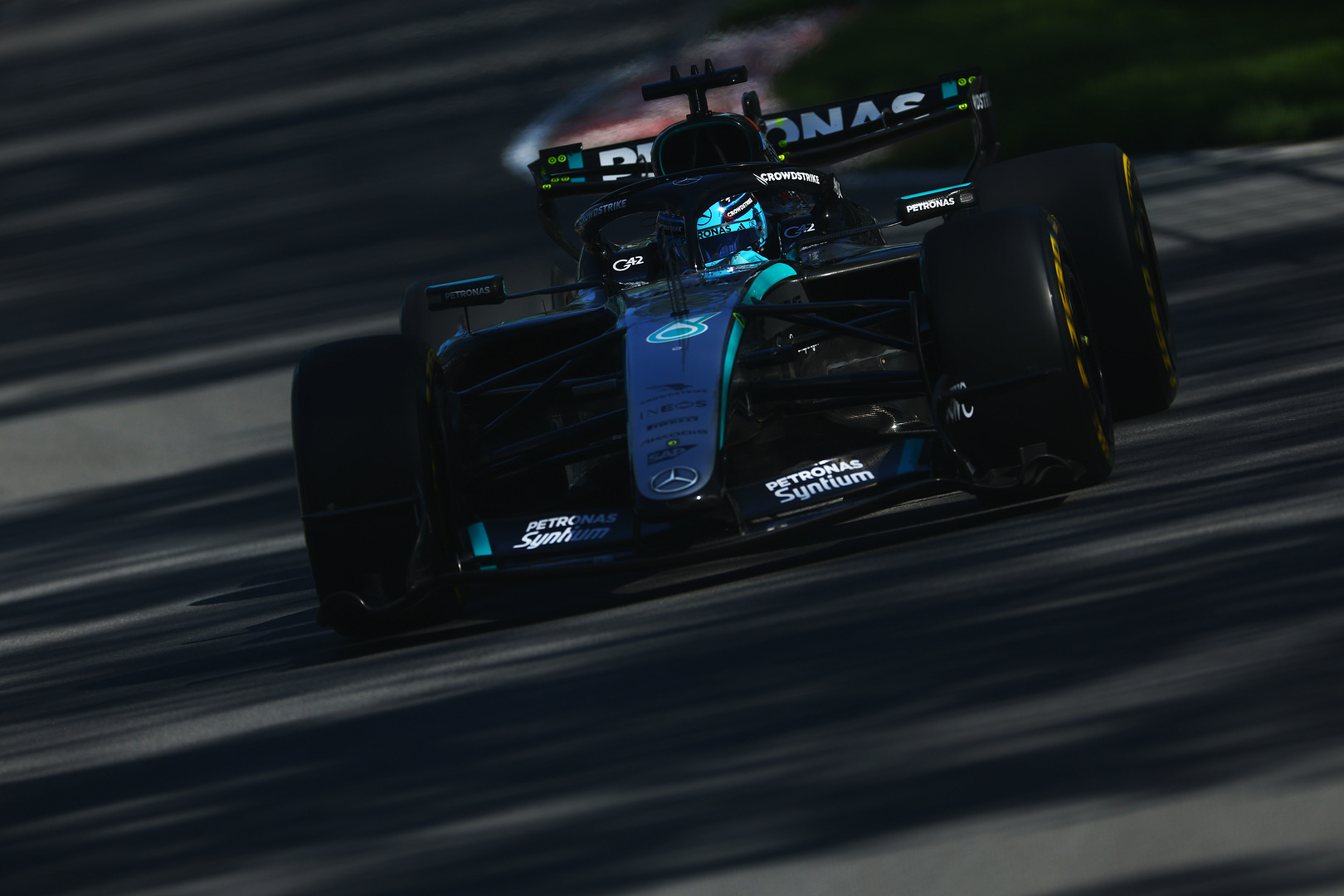 Mercedes' George Russell took pole position for the 2026 F1 Canadian GP sprint race, with teammate Kimi Antonelli starting second.