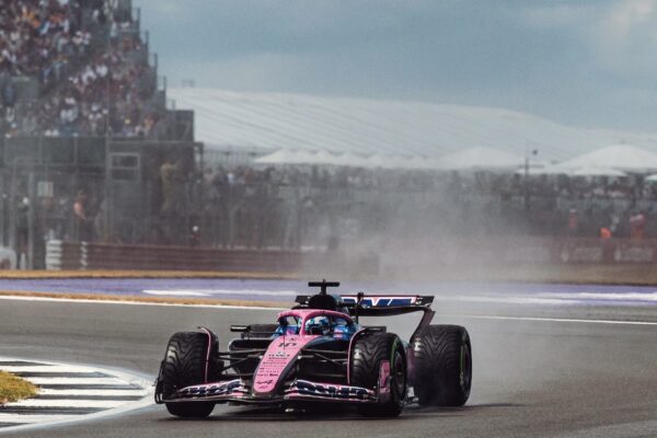 Pierre Gasly driving the Alpine A525