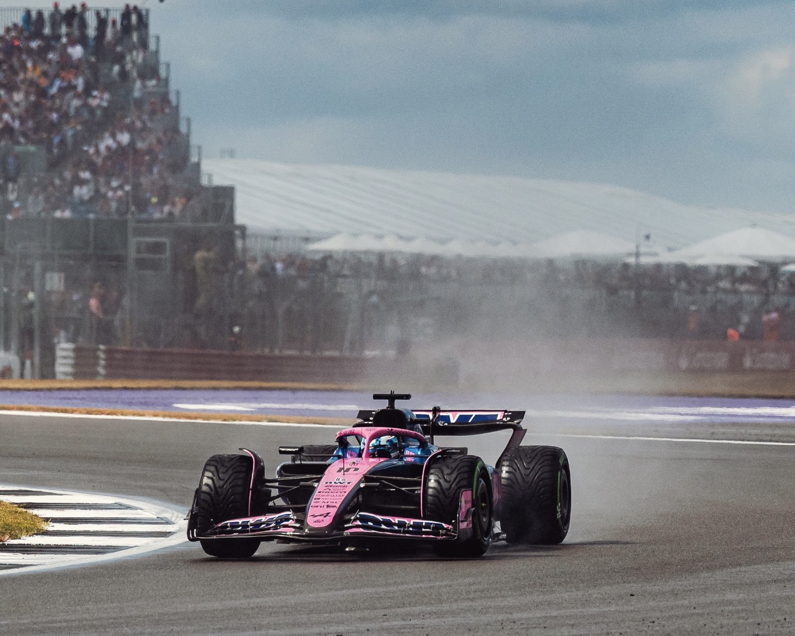Pierre Gasly driving the Alpine A525