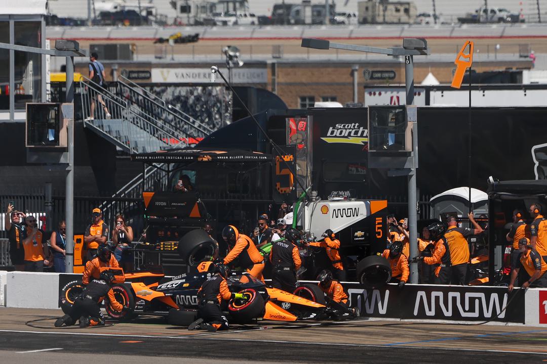 An Arrow McLaren pit stop at the Music City Grand Prix