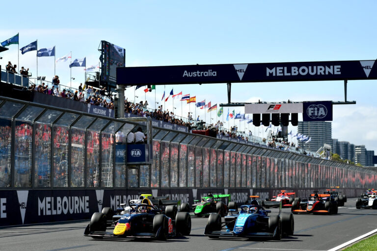 Ugo Ugochukwu drove a dominant race and claimed the Feature Race victory at the 2026 F3 Australian GP. There was drama and safety cars.