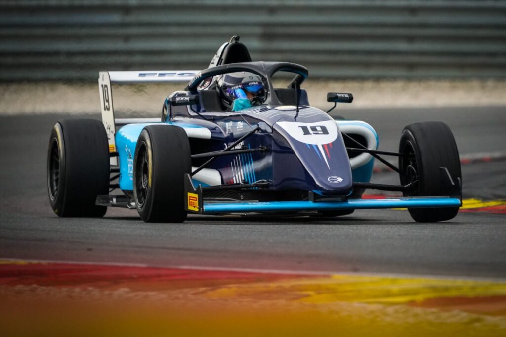 Guillaume Bouzar extends his 2026 French F4 lead at Spa as Thibaut Ramaekers and Yuval Rosen take victories in a dramatic third round.