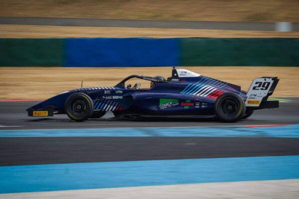 Ramaekers, McKenna and Bouzar win at Magny-Cours as Bouzar keeps his 39-point 2026 French F4 lead and Brian tops the women's standings.