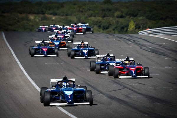 2026 | French F4 | Lédenon | Summary | Tsuchihashi doubles up as Jacquet makes history and Bouzar extends title lead Kota Tsuchihashi wins twice at Lédenon as Jade Jacquet makes French F4 history and Guillaume Bouzar extends his 2026 title lead.