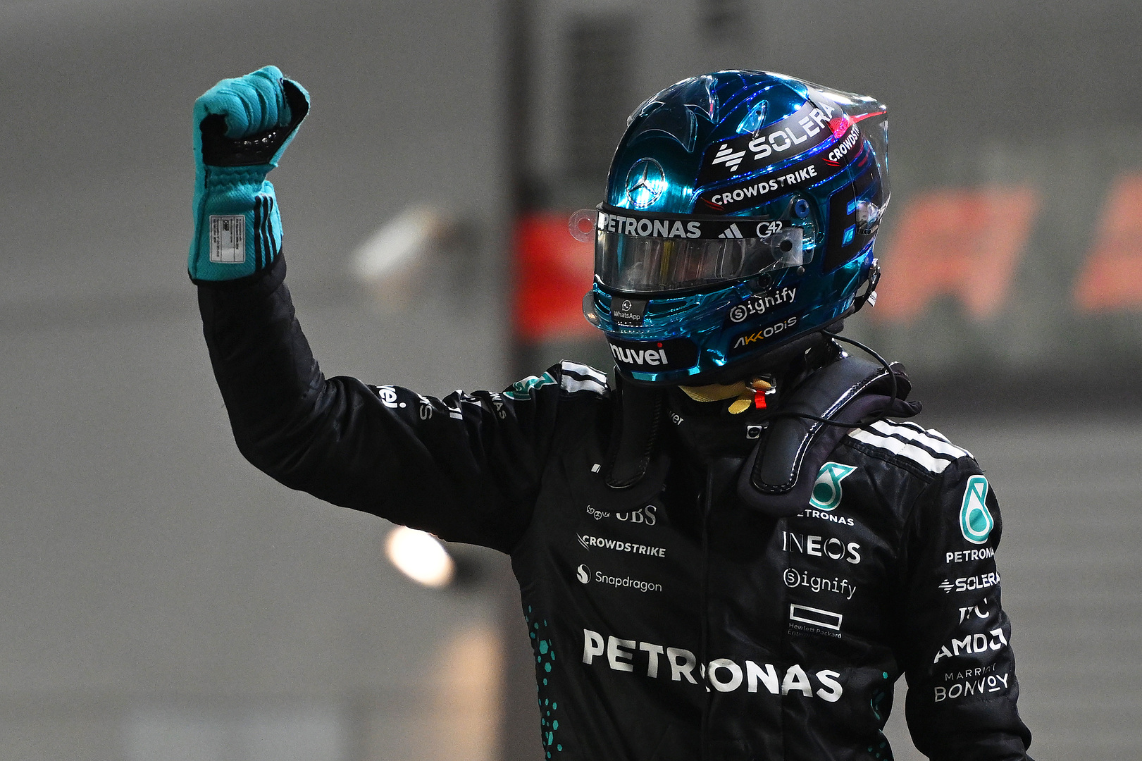 George Russell takes pole for the 2025 F1 Singapore GP