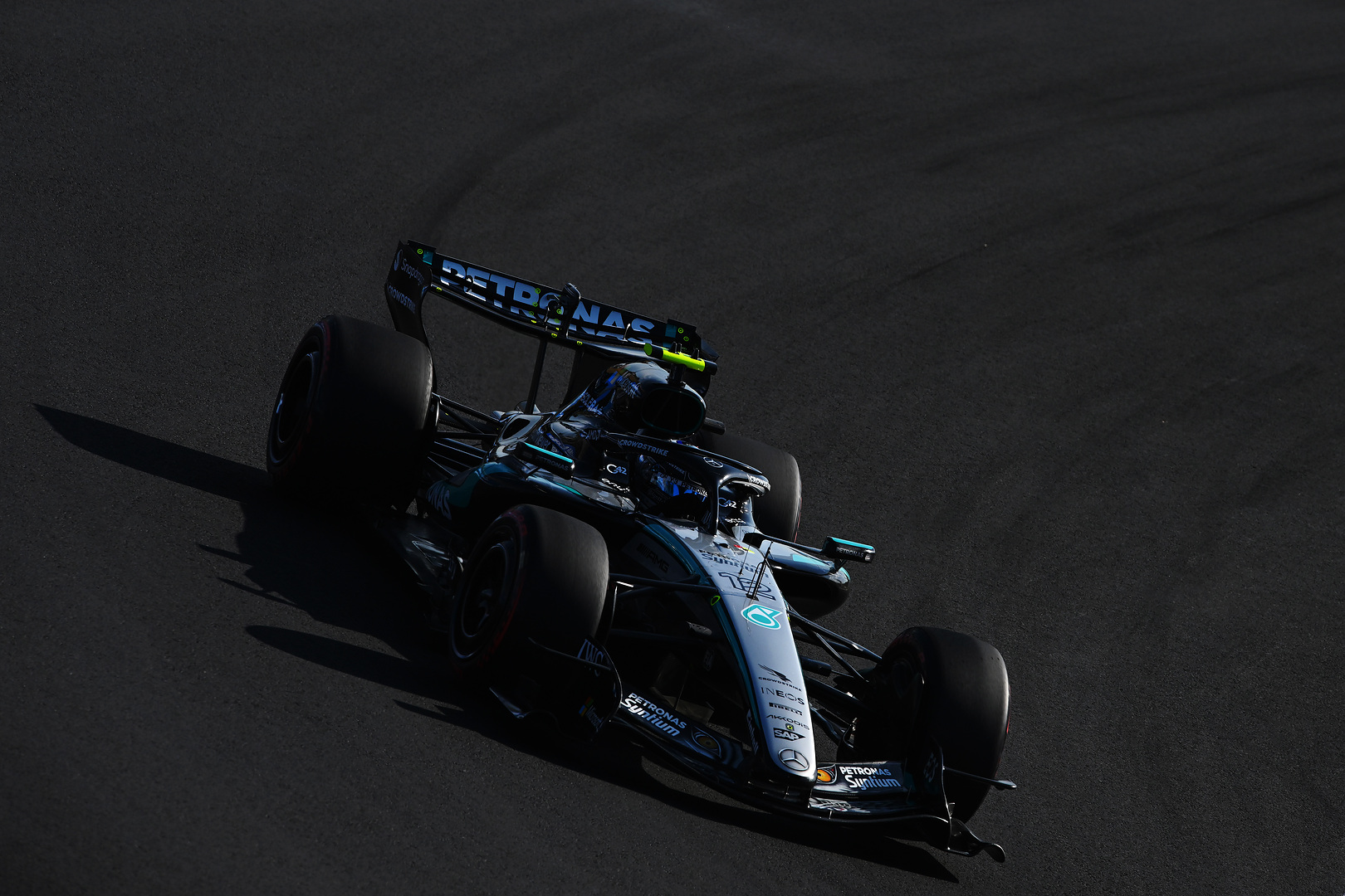 Antonelli becomes the youngest two-time race winner after emerging on top of the F1 Japanese GP, while Piastri finally finishes a grand prix.