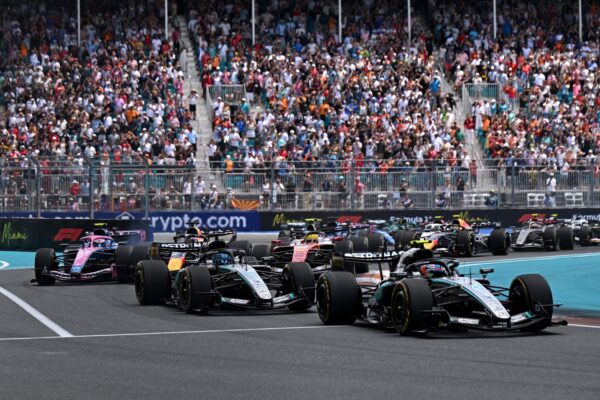 Mercedes, Alpine, F1, Otro Capital, Otro