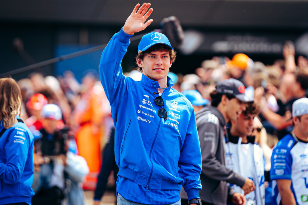 Mercedes’ Kimi Antonelli suffered another hit of bad luck, as suspension problems took over his car on the final laps and left him out of the points in the F1 2026 British GP. 