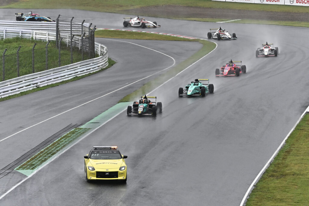 Ryo Sakai and Soichiro Shioda secure maiden Japanese F4 wins at Sugo, while Hirobon seals the 2026 Independent Class championship.