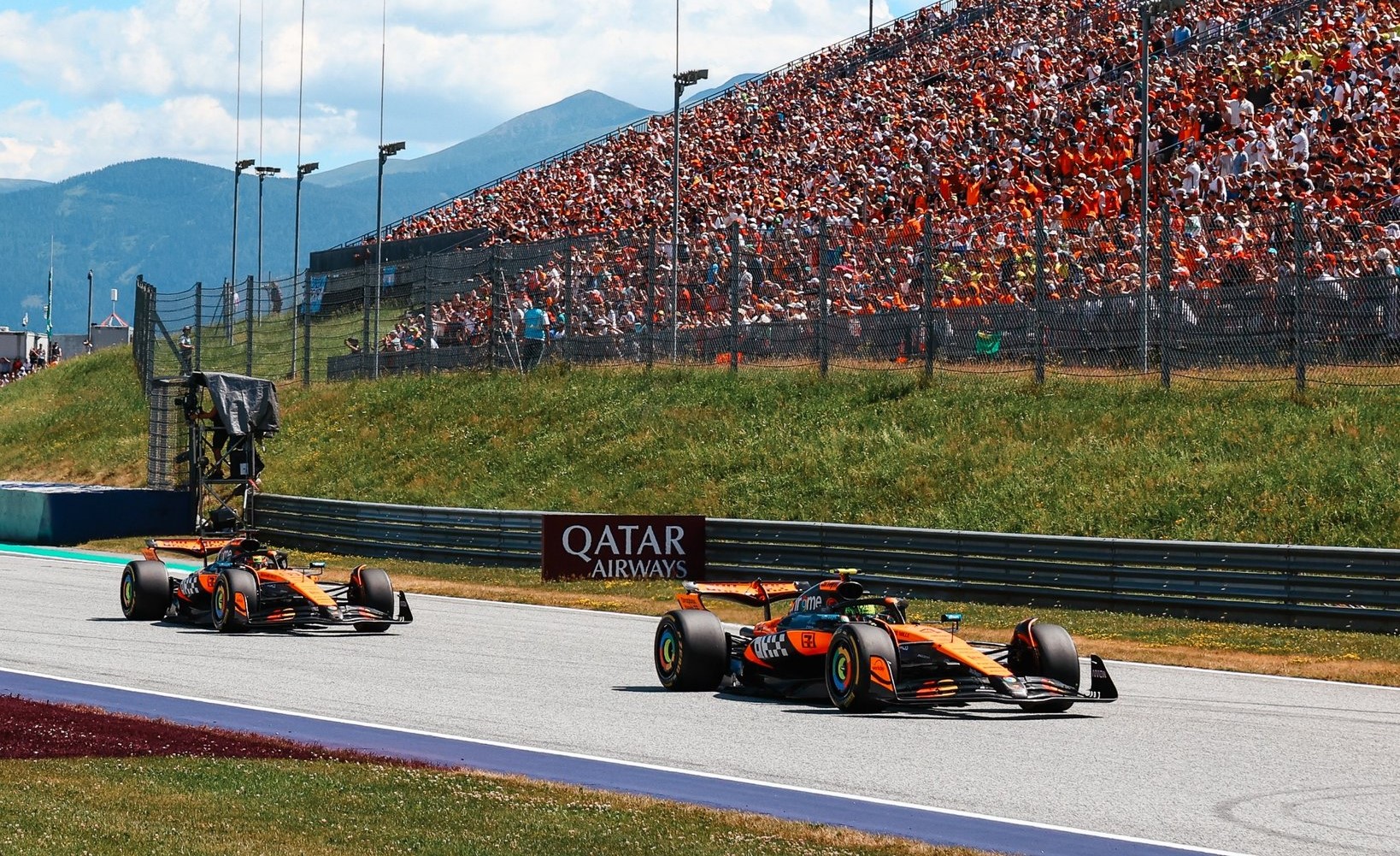 F1 Austrian GP Piastri chases McLaren teammate Lando Norris for the lead