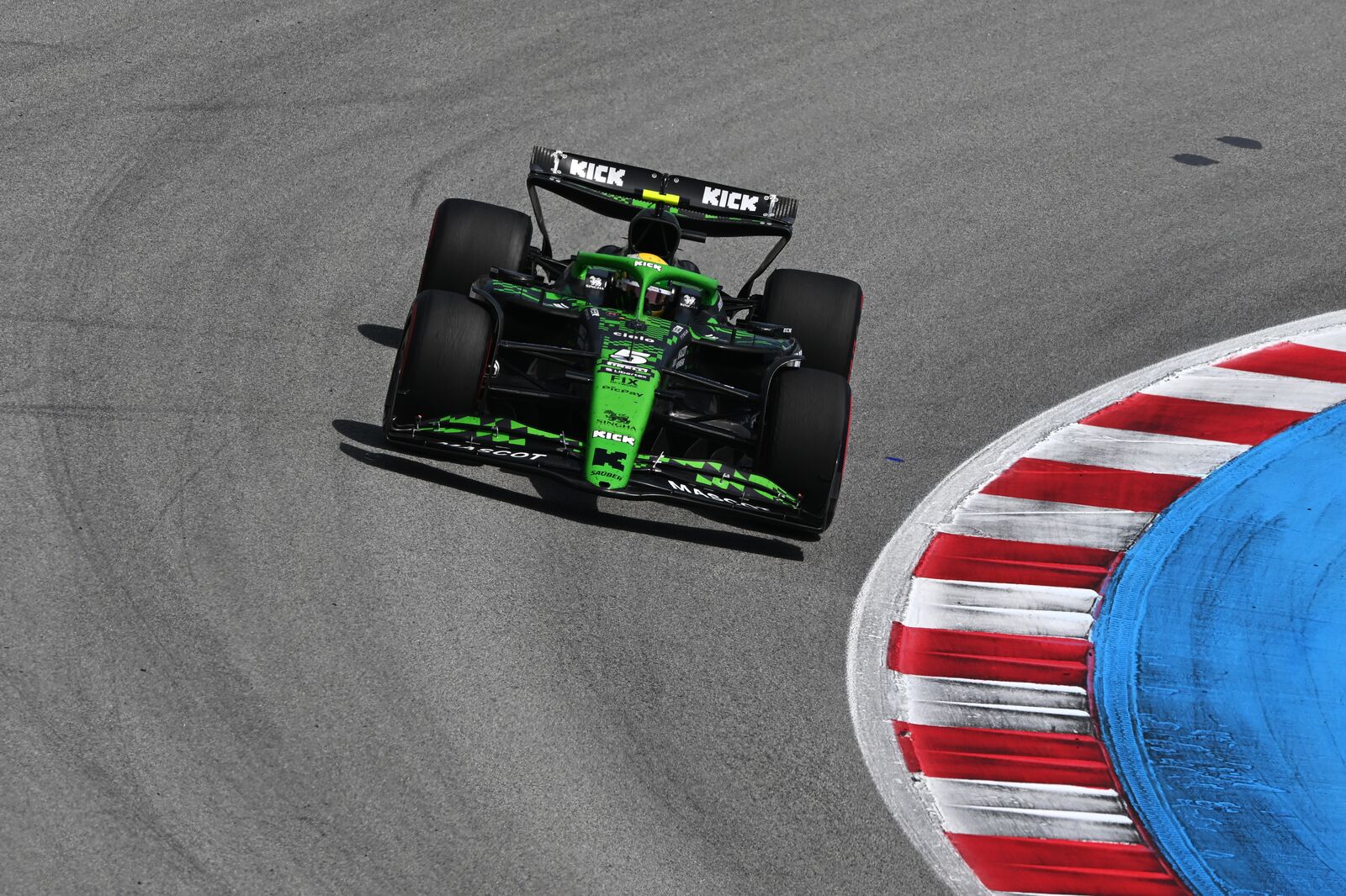 Gabriel Bortoleto driving the Sauber C45 at the F1 2025 Spanish Grand Prix