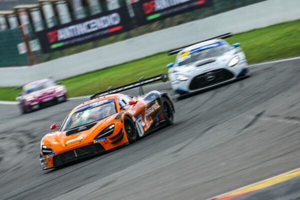 Optimum Motorsport leads 2026 Spa-Francorchamps 12H overnight after a dramatic opening, with rivals chasing in a thrilling endurance race battle.