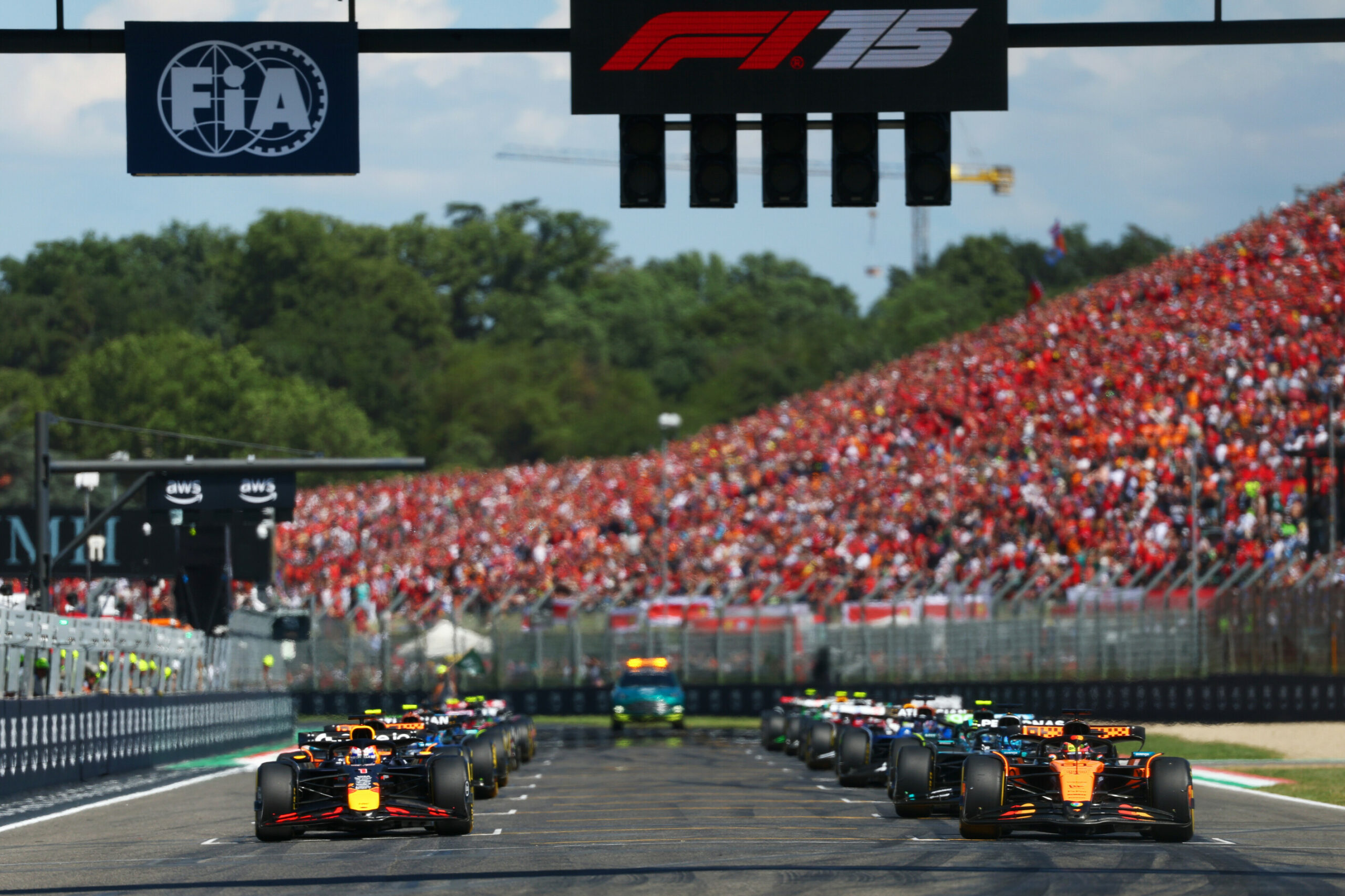 Drivers line up on F1 grid ahead of the Emilia Romagna GP 2025