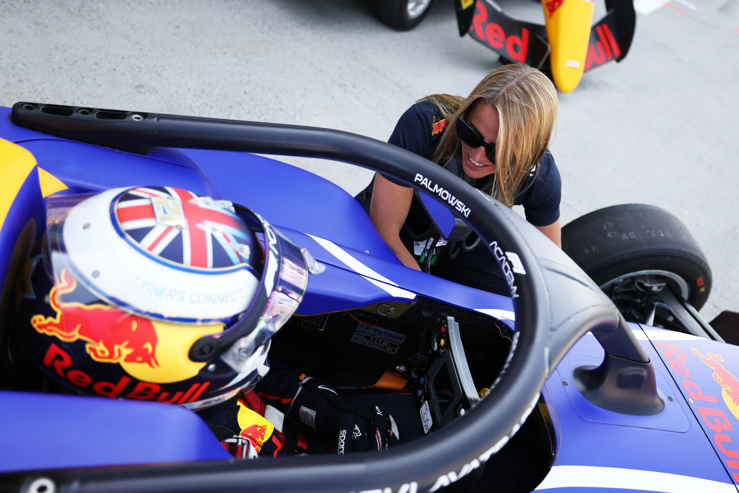 The first day of the F1 Academy in-season test in Zandvoort concluded with Red Bull Racing's Alisha Palmowski claiming the fastest time overall, her late afternoon surge proving decisive in establishing her credentials as the driver to watch.