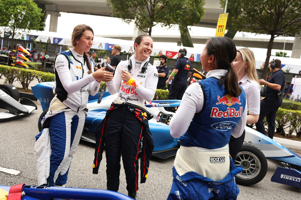 F1 Academy's Free Practice session in Singapore, Alisha Palmowski