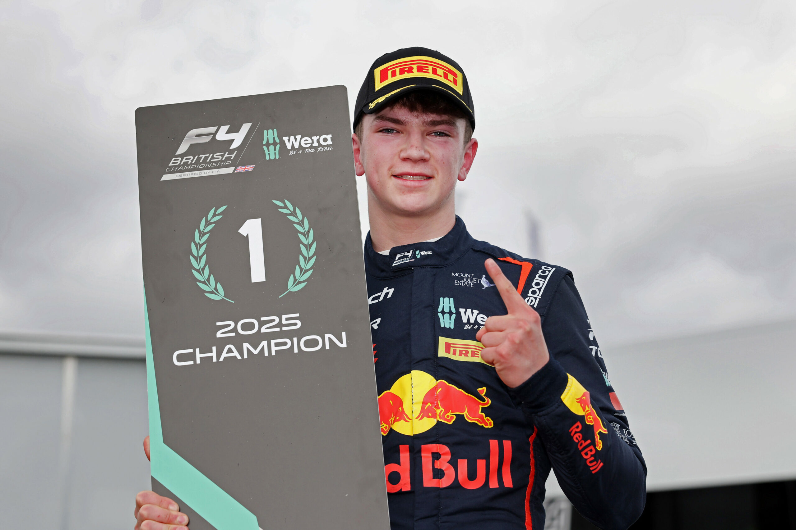 Hitech TGR confirms Fionn McLaughlin for 2026 FIA F3 season.