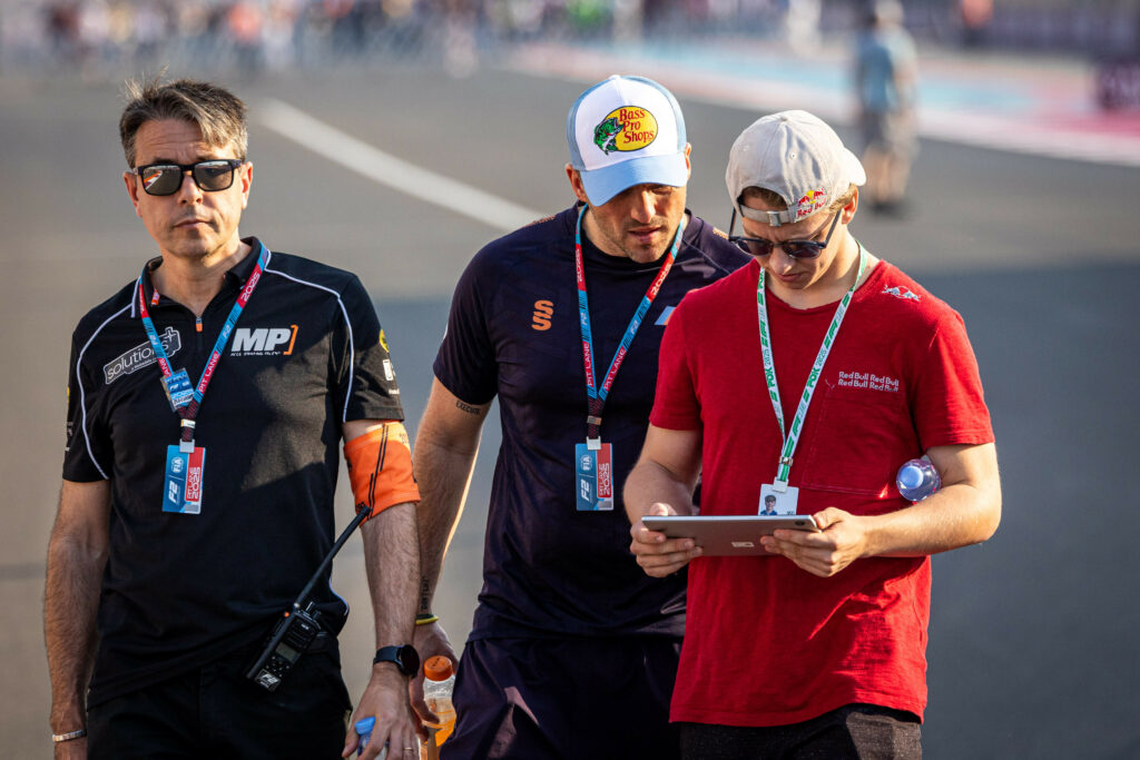 Goethe entered his first full F2 campaign in 2025 with high expectations. As a junior driver partnering Richard Verschoor at MP Motorsport.