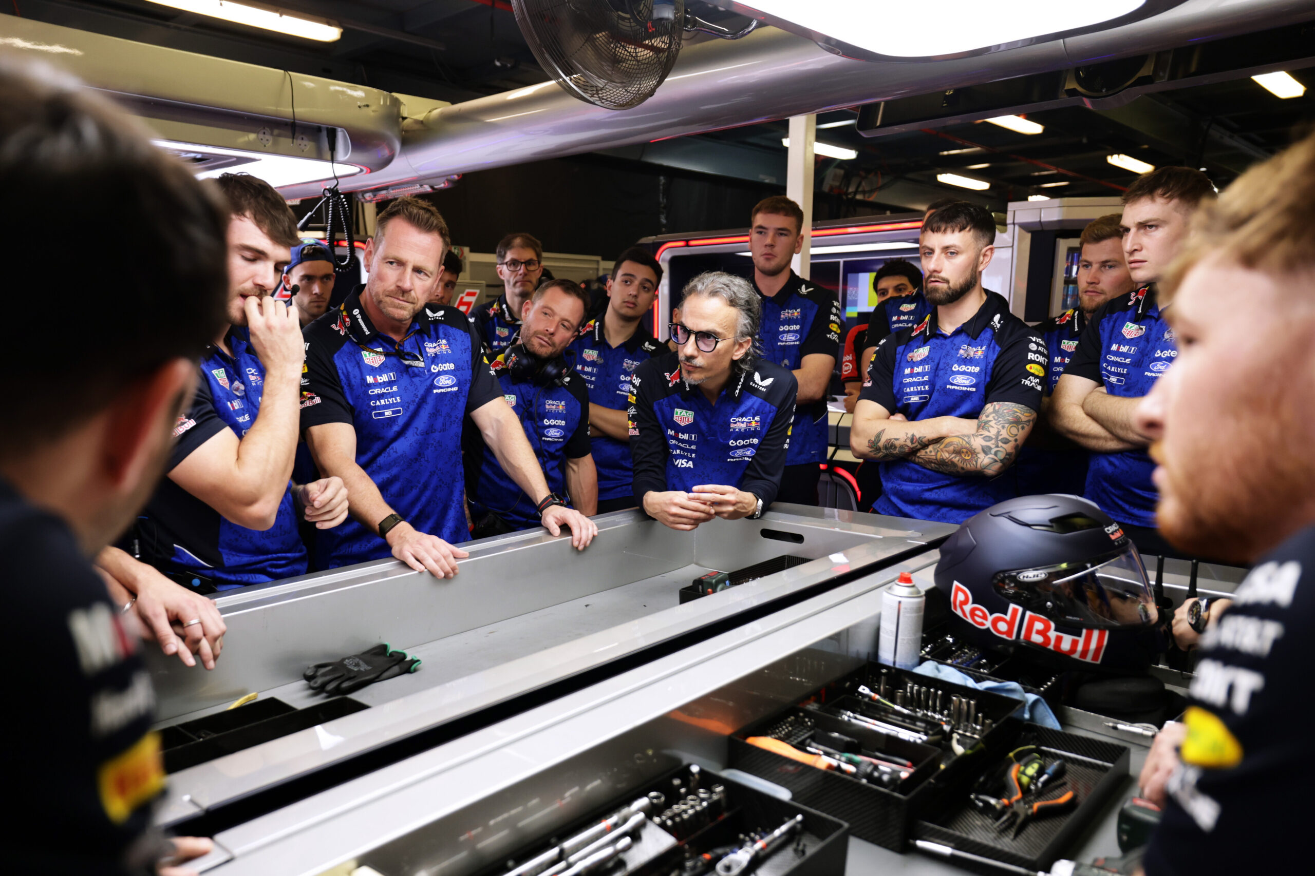 With Gianpiero Lambiase leaving Red Bull for McLaren, and Zak Brown recently commenting on Red Bull's stake in two F1 teams, it was a bit of a surprise to see him having a coffee, or rather a Red Bull, with Laurent Mekies at the Miami GP.