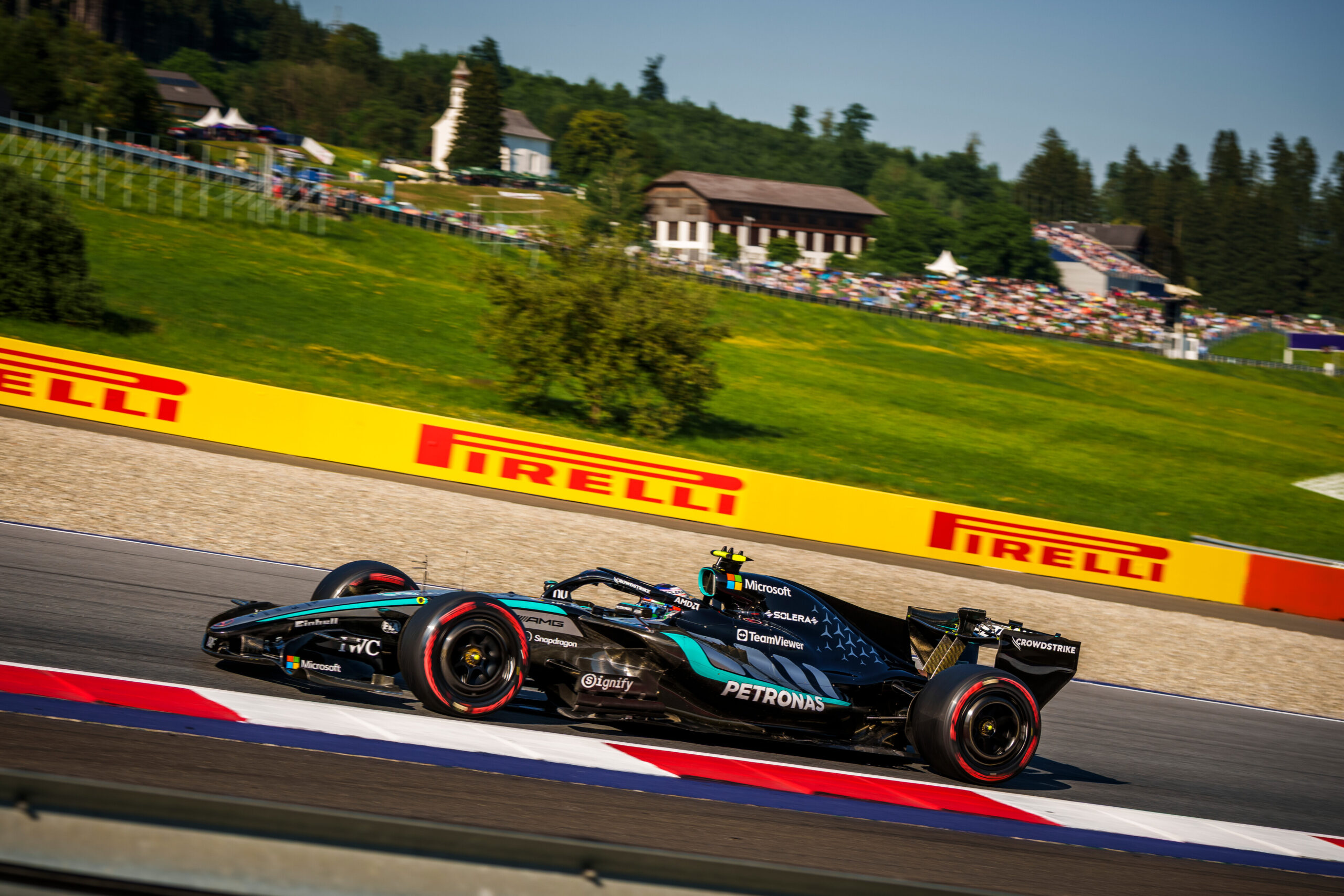 Mercedes Team Principal Toto Wolff believes a messy first two laps cost Kimi Antonelli a shot at winning the 2026 F1 Austrian GP on Sunday.