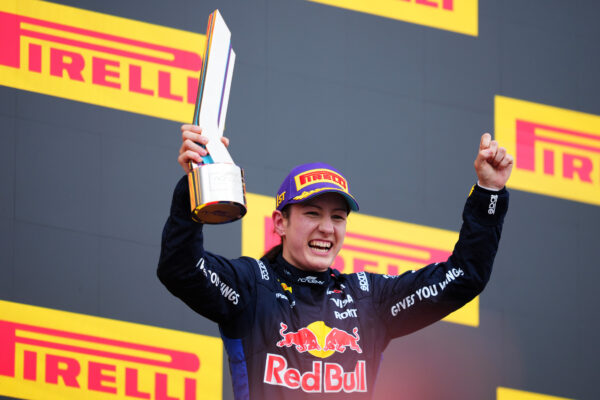 Red Bull-backed Alisha Palmowski extends her championship lead after her Feature Race victory at 2026 F1 Academy Silverstone Round.