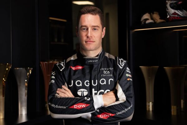 Jaguar TCS Racing confirm Vandoorne and Dillmann as Reserve Drivers for Formula E Season 12 Vandoorne and Dillmann confirmed as reserve drivers for Jaguar TCS Racing for season 12 of Formula E