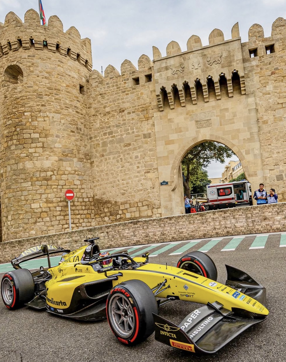 Leonardo Fornaroli takes P2 in the F2 Qualifying session in Baku