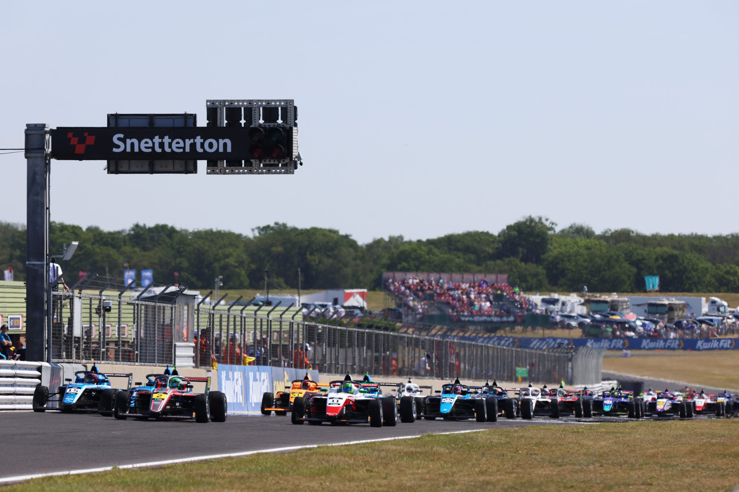 Wherrell and Jüngling lead JHR’s Snetterton sweep as Van Langendonck keeps the 2026 British F4 points lead.