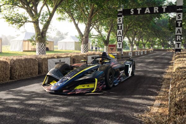 CUPRA KIRO Formula E car announcing Gen4 partnership extension