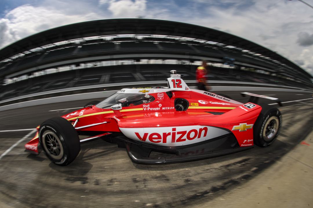 After a delay of over 2½ hours due to drizzle in the Indianapolis area and at the circuit, the IndyCar drivers finally took to the iconic oval track at just after 2:30pm on Tuesday for Practice 1 ahead of the Indy 500.
