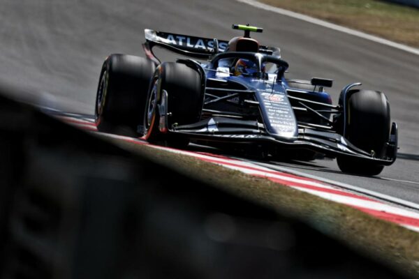 Sainz: Williams will “carefully review everything” after feeling “very slow” at F1 Chinese GP The F1 Chinese GP was a rollercoaster of emotions, with McLaren's 1-2 and numerous disqualifications, and the race ended with another challenging performance for the Spaniard Carlos Sainz of Williams, who once again found himself behind his teammate Alex Albon.