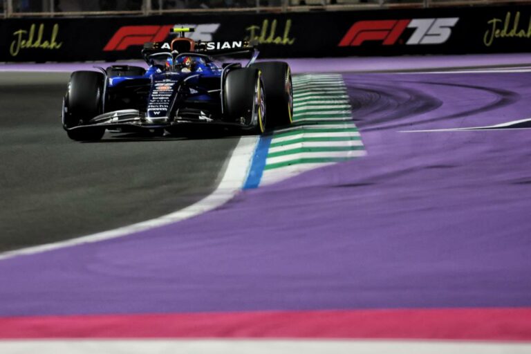 Carlos Sainz (ESP) Atlassian Williams Racing FW46. 18.04.2025. Formula 1 World Championship, Rd 5, Saudi Arabian GP FP2