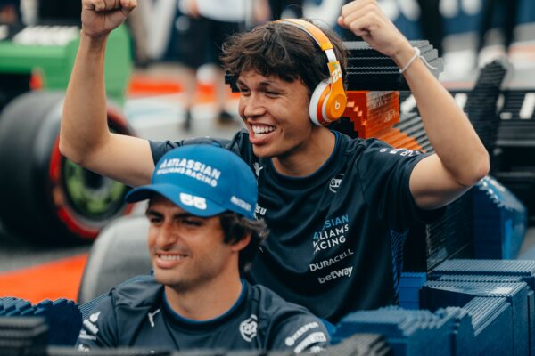 Alexander Albon (THA) & Carlos Sainz (ESP) Atlassian Williams Racing. 04.05.2025. Formula 1 World Championship, Rd 6, Miami Grand Prix, Miami, Florida, USA, Race Day.