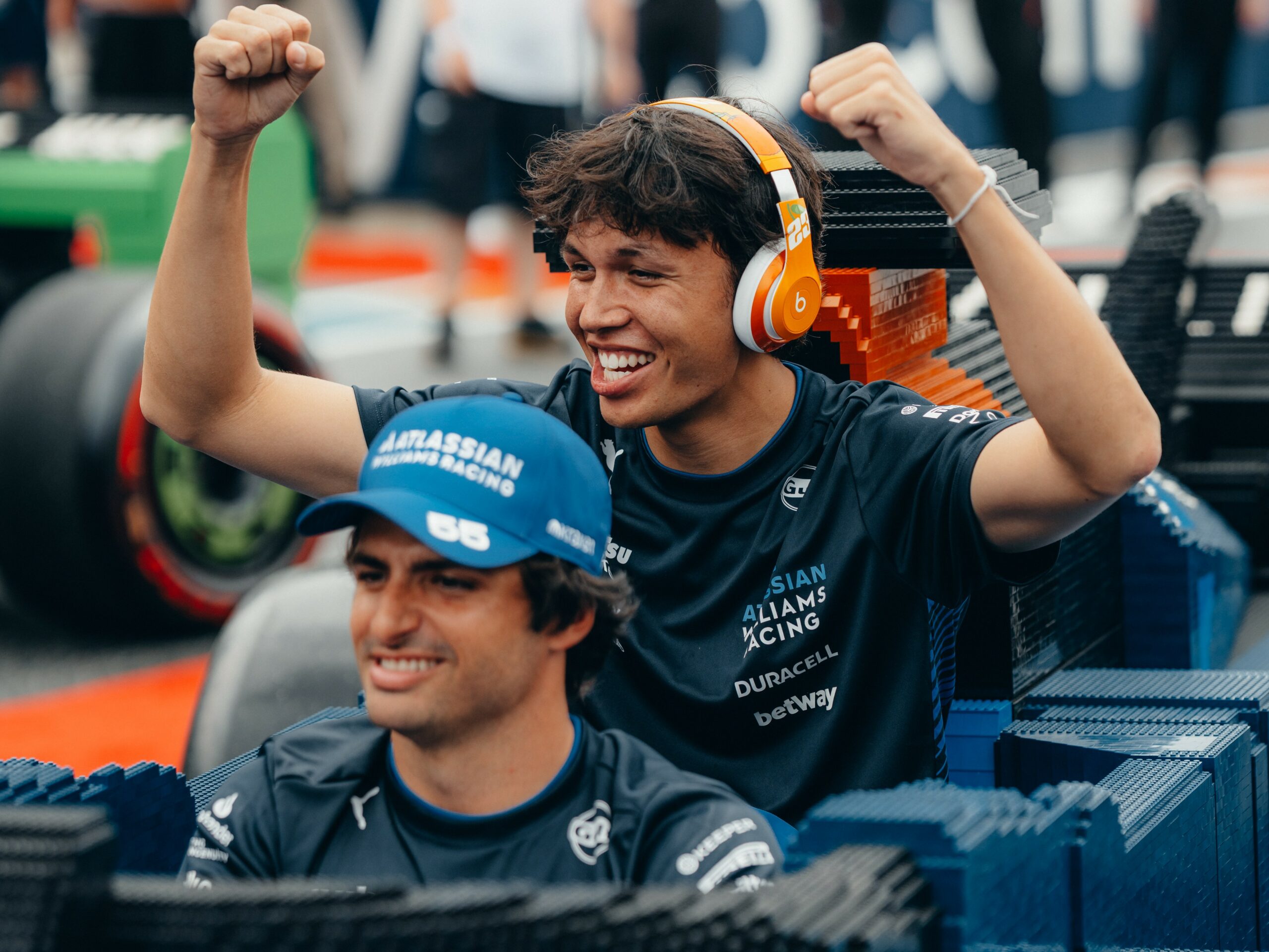 Alexander Albon (THA) & Carlos Sainz (ESP) Atlassian Williams Racing. 04.05.2025. Formula 1 World Championship, Rd 6, Miami Grand Prix, Miami, Florida, USA, Race Day.