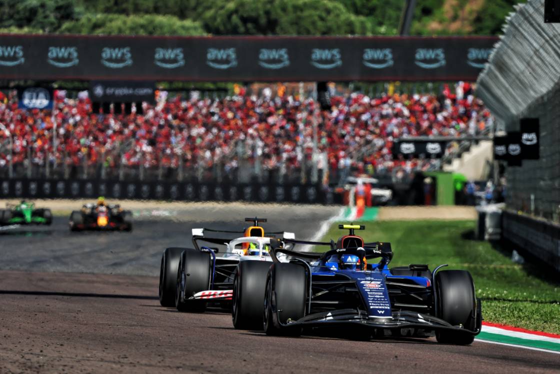 Another double points finish for Williams. However, Spanish driver Carlos Sainz is unhappy with the points which the team are continuing to let slip away – on his side of the garage. Sainz says Williams cannot be happy with P8 F1 Imola GP finish.