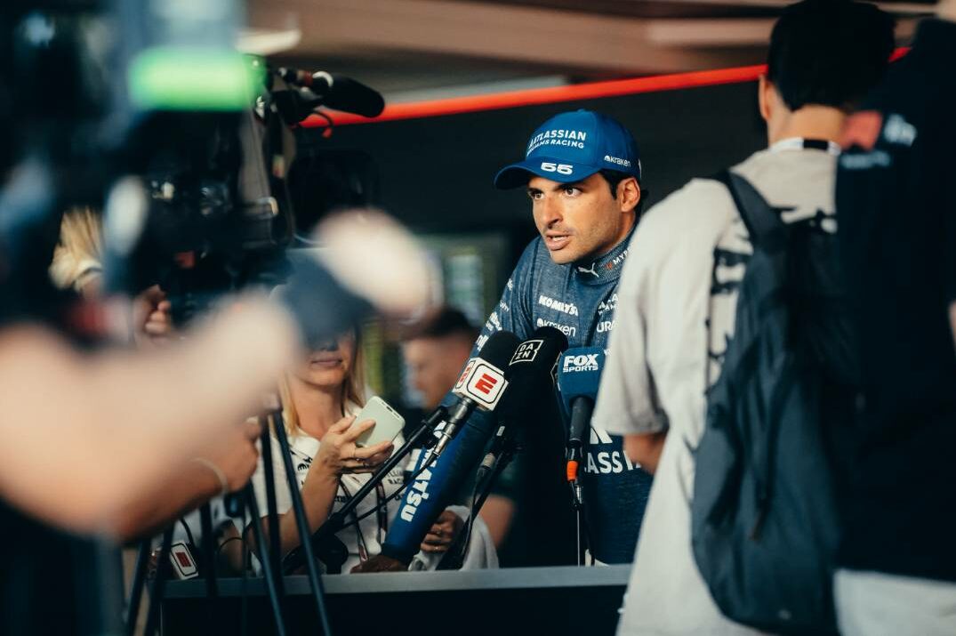 Carlos Sainz (ESP) Atlassian Williams Racing. 18.05.2025. Formula 1 World Championship, Rd 7, Emilia Romagna Grand Prix, Imola, Italy, Race Day.