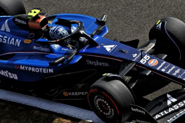 Williams driver Carlos Sainz in the FW47