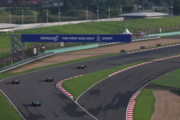 Pascal Wehrlein wins wet Formula E race from pole, beating António Félix da Costa and Jake Dennis after heavy rain and Safety Car.