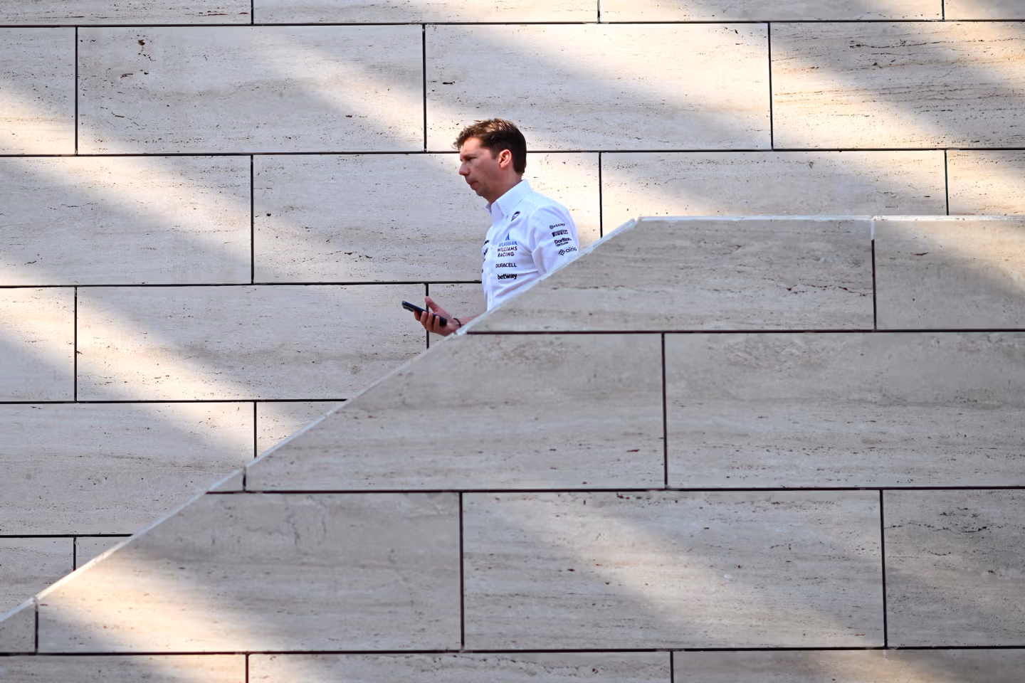 Williams F1 boss James Vowles praised Carlos Sainz and Alex Albon’s partnership, calling it a major asset as the team heads into 2026