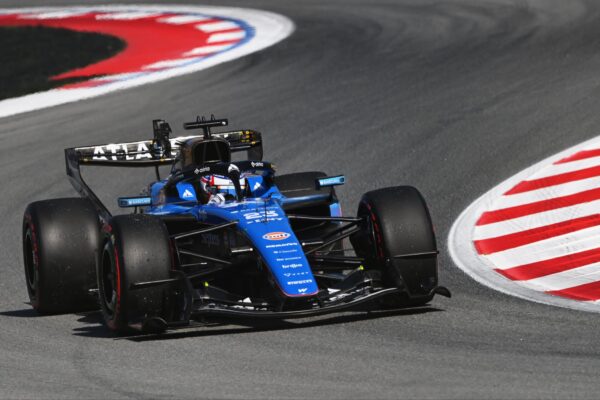 Albon explains why his Barcelona-Catalunya F1 GP turned into a “testing session” Alex Albon on track at the 2026 F1 Barcelona-Catalunya GP for Williams.