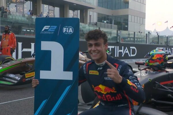 Camos Racing's Arvid Lindblad claimed the victory at the 2025 F2 Abu Dhabi GP Sprint Race.