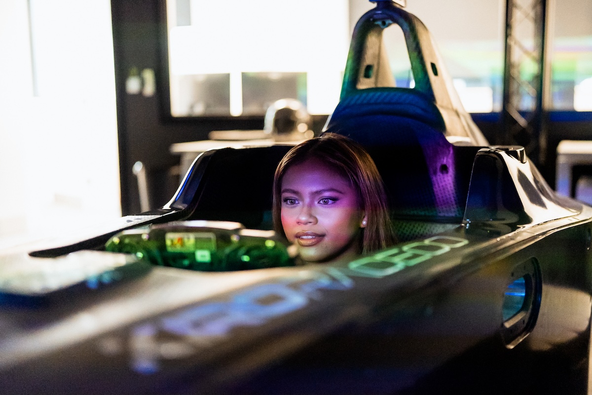 Bianca Bistamante in the CUPRA KIRO Formula E car.