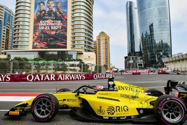 F2 cars on track during Qualifying in Baku as drivers hit with F2 Baku qualifying penalties after multiple Red Flag incidents.