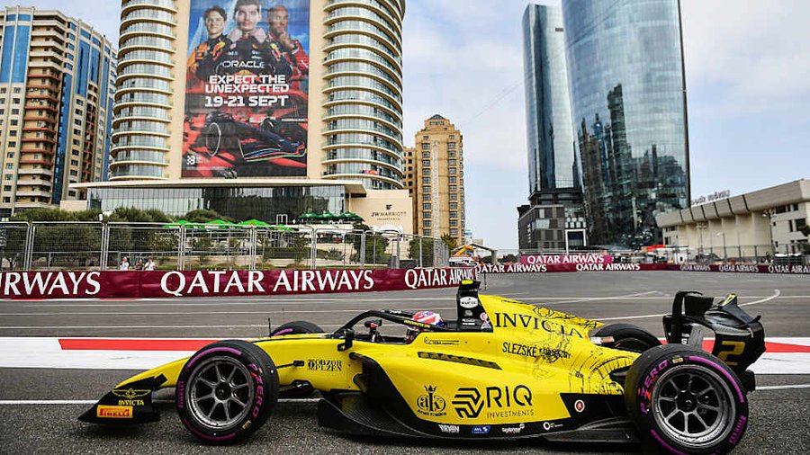 F2 cars on track during Qualifying in Baku as drivers hit with F2 Baku qualifying penalties after multiple Red Flag incidents.