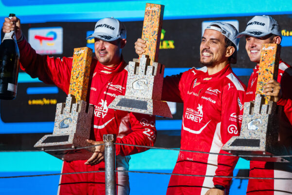 Eastwood hails faultless execution after Racing Team Turkey claims landmark 2026 São Paulo victory Team Turkey by TF earns a landmark 2026 LMGT3 win in São Paulo as Eastwood survives late puncture drama to lead Corvette home in style.