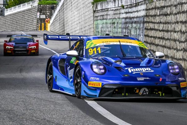 Alessio Picariello in the No.911 Porsche led FP2 of the FIA GT World Cup during the Macau GP