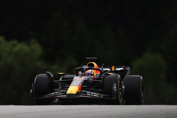 Verstappen makes it five in a row with comfortable Austria win from Leclerc and a charging Pérez